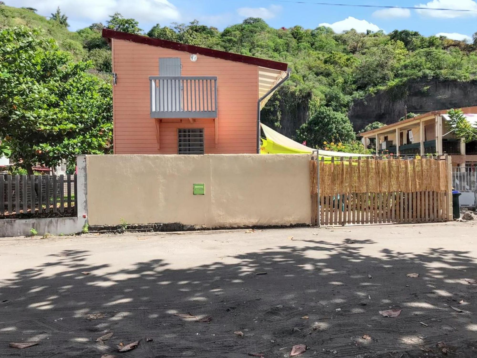 Appartement Cosy Au Carbet Avec Balcon Et Vue Sur Mer 70 M² Le Carbet Exterior foto